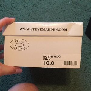 Steve Madden slip on sneakers